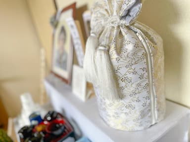 遺骨は自宅に置いてもいい？正しい置き方と供養方法を徹底解説