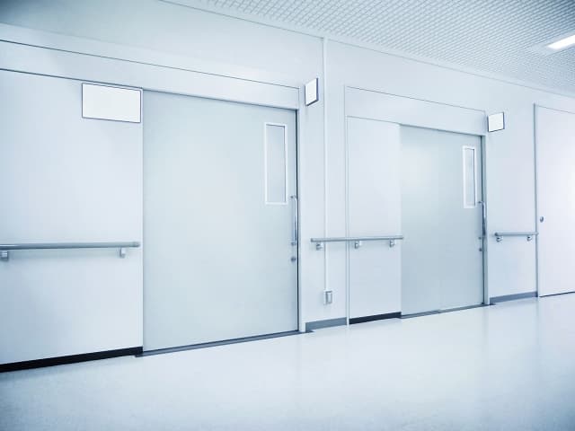 身元保証人がいなくても入院できる？頼れる人がいないときの手続き・現実的な解決策を専門家が解説