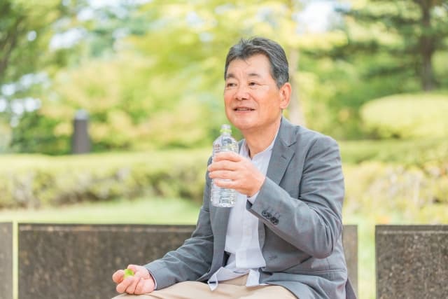 高齢者の脱水症状に要注意！初期サインの見分け方と日常に取り入れたい予防・対処法