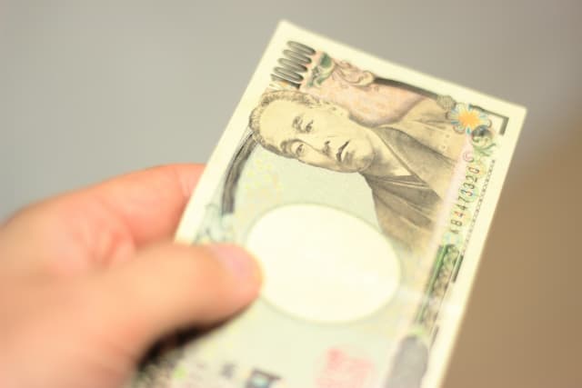 生前贈与で現金を手渡しするのはOK？税務リスクとその回避策