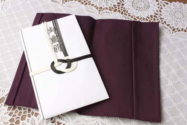 香典辞退を徹底解説｜メリットや伝え方から参列者の対応まで