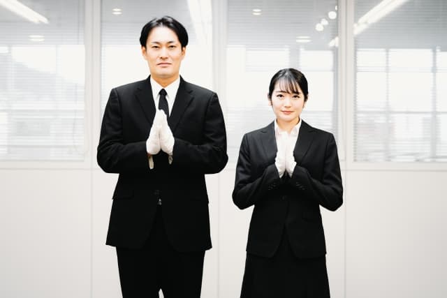 葬儀業界の現状と課題、未来展望：変革期に求められる解決策とは