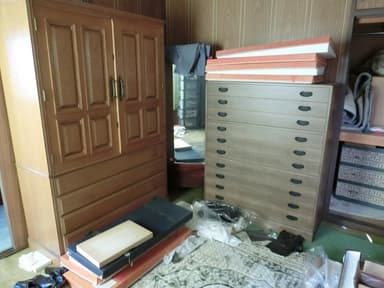 遺品整理の費用相場を解説！業者依頼と自分で行う場合の違いを比較