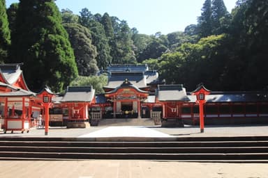 神葬祭とは？神道における葬送の流れと仏教式との違いを徹底解説