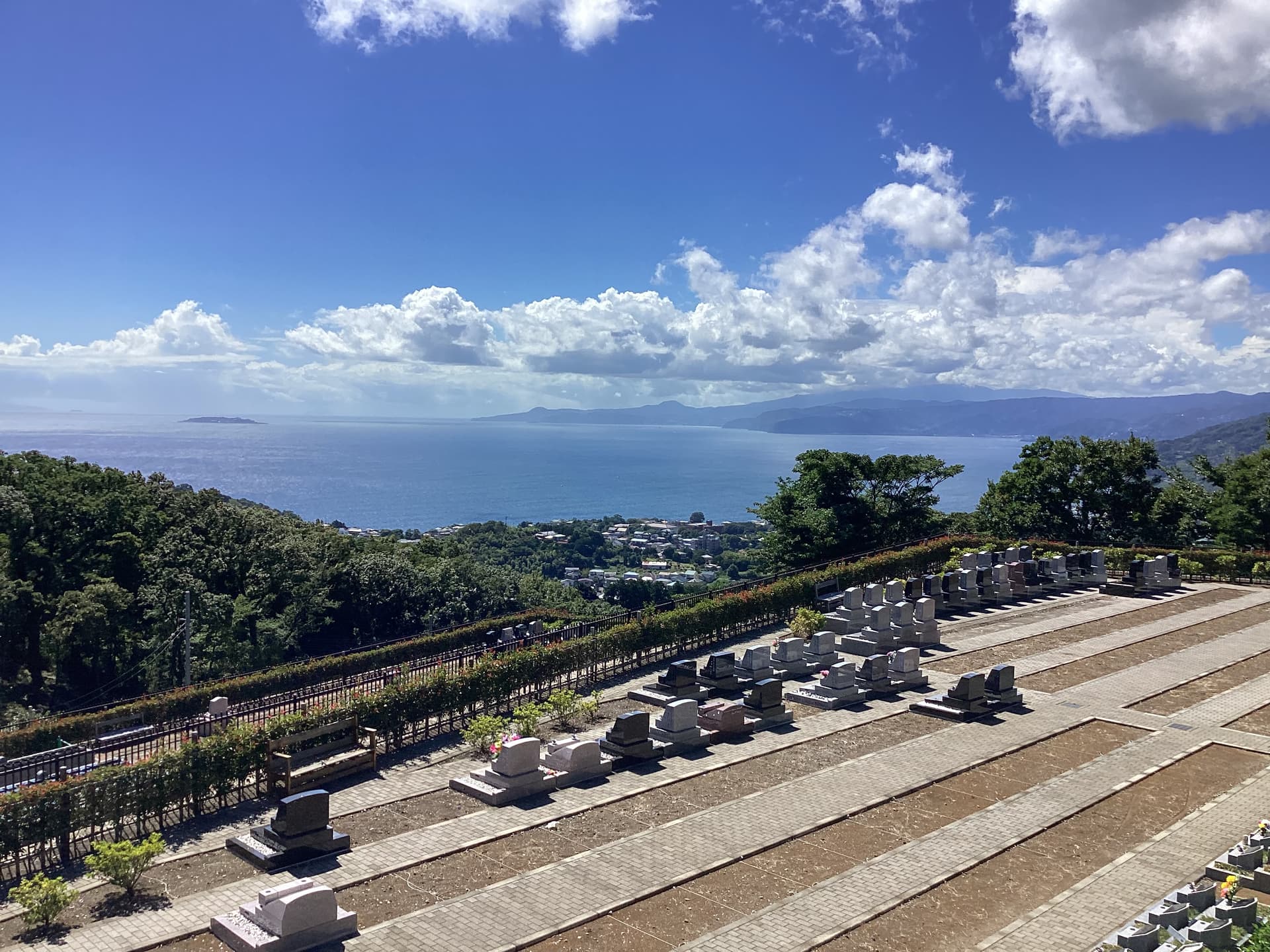 吉祥公園墓地　海