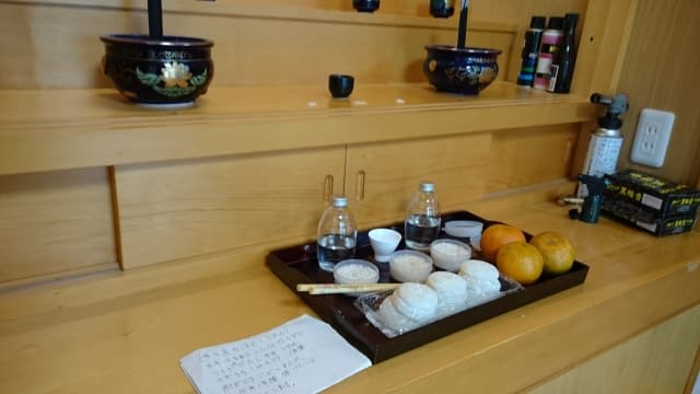 仏壇のお供え物・五供とは？正しい選び方と供え方の基本を徹底解説