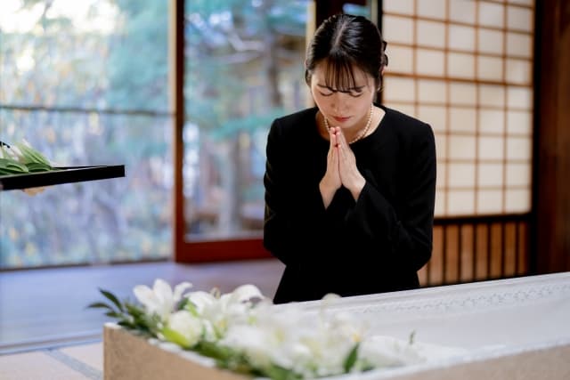 枕経とは？準備・依頼方法・お布施相場まで完全ガイド