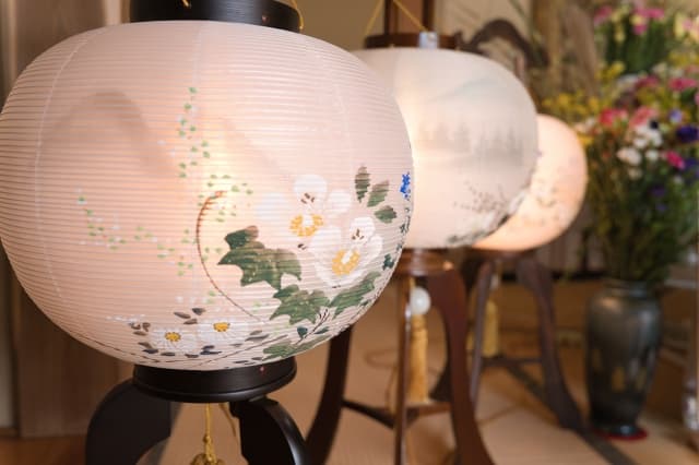 盆提灯とは？選び方・飾り方・宗派の違い・処分方法まで徹底網羅ガイド