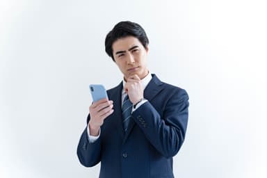 葬儀の案内が来たけど参加できない。。｜遺族への伝え方の例文とその後の取るべき対応をご紹介