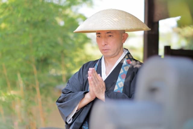 檀家をやめて自由な供養へ：檀家制度に頼らない葬儀・法要の選び方とは？