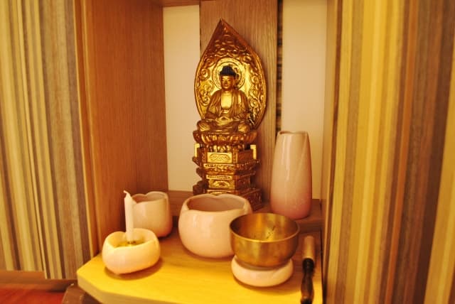 仏壇の費用相場を解説｜種類・選び方・設置場所までわかる！