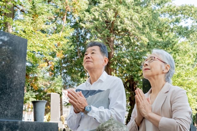 十夜法要とは？意味や起源、現代での習慣とマナーを徹底解説