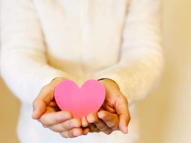 見守り契約とは？できること・できないこと・任意後見との違いをわかりやすく解説