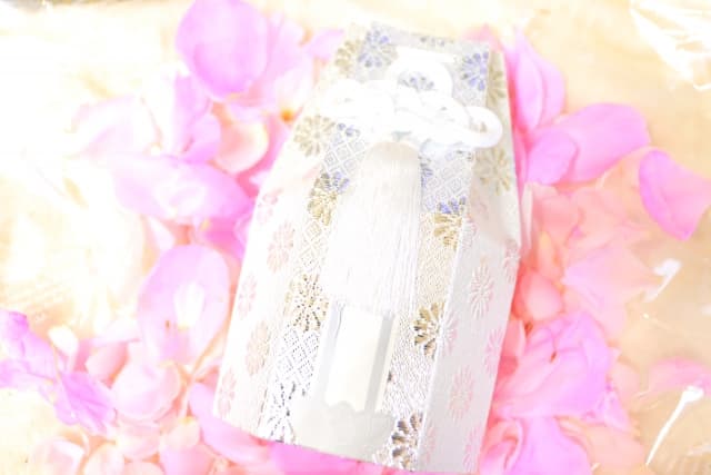 骨壺の費用相場はいくら？素材・サイズ別の価格と選び方のポイント