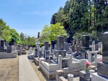 霊園の費用相場まとめ｜公営・民営・寺院の違いからお墓の種類別価格まで解説