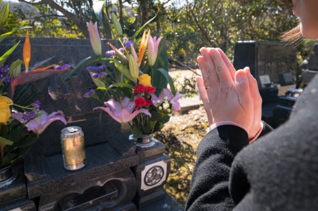 納骨式のお供え物ガイド：避けるべきタブーとおすすめアイテム