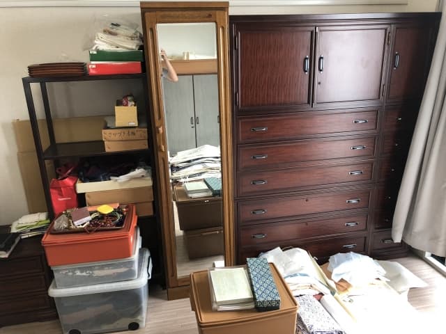 遺品整理は何から始める？心の整理と実務を両立する進め方と注意点