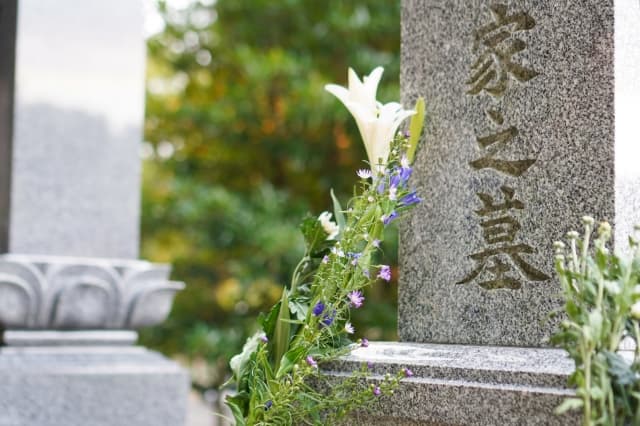 墓じまいとは？田村淳さんのツイートで話題になった墓じまいを解説
