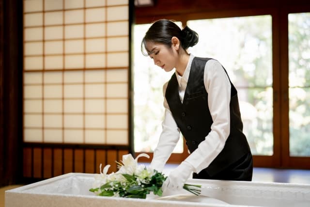 「おくりびとのお葬式」とは？：映画『おくりびと』技術指導スタッフが手掛けた葬儀サービスを徹底解説