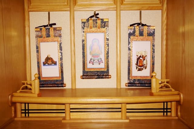 宗派別に完全解説！仏壇掛け軸の正しい選び方と購入のポイント