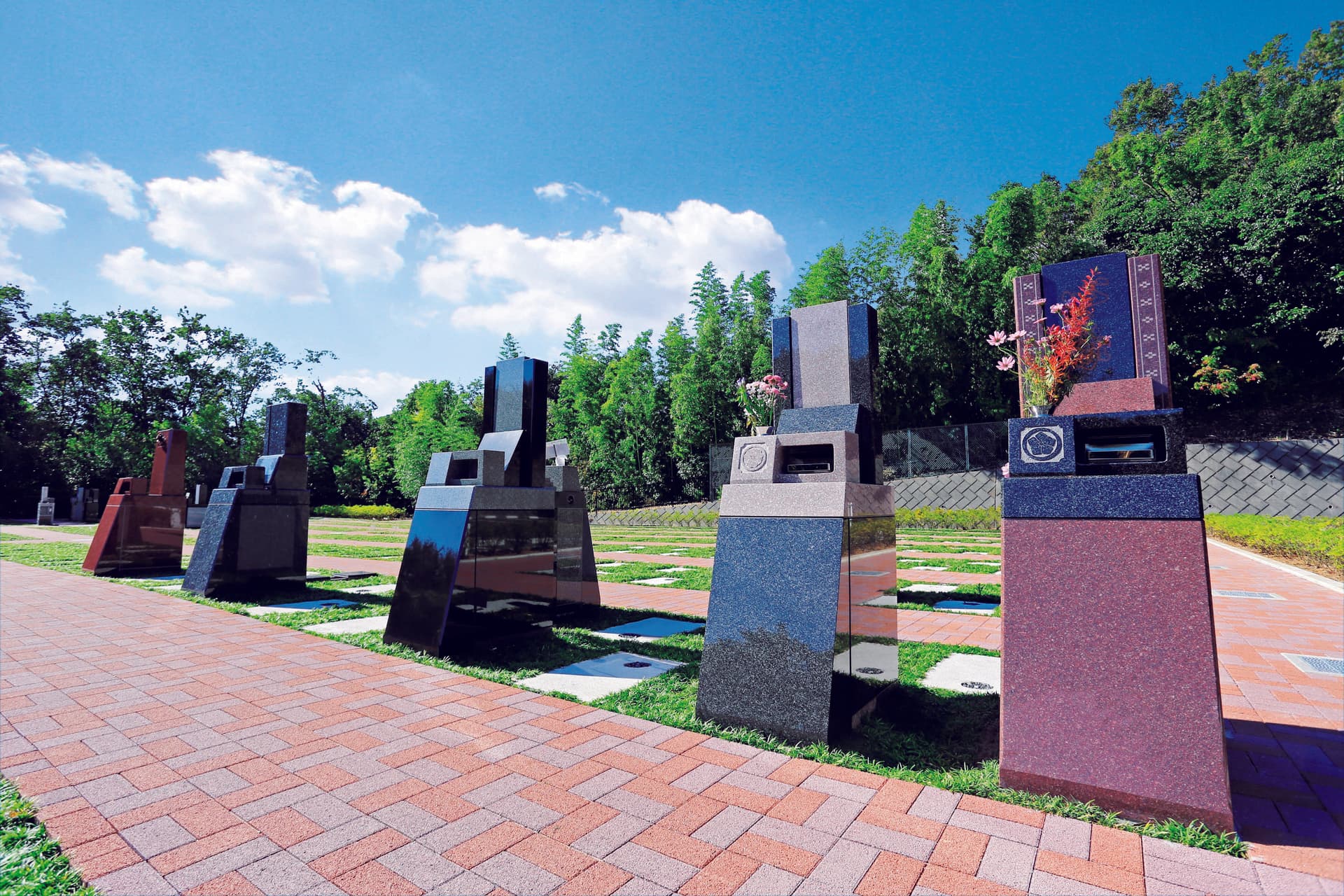 メモリアルパーク厚木ふるさとの丘の費用・アクセス 資料請求