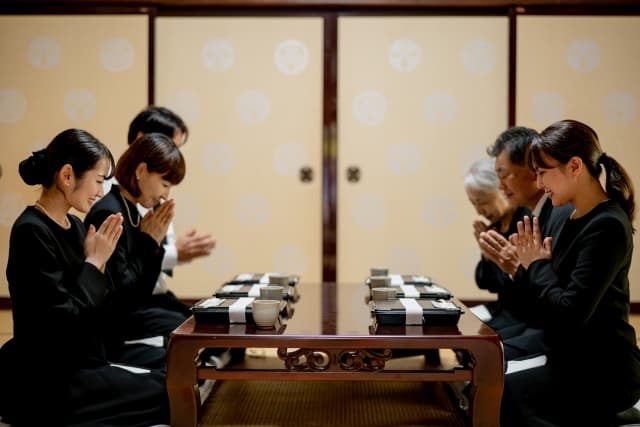 法事の回数と弔い上げのタイミングを分かりやすく解説!供養の基本ガイド