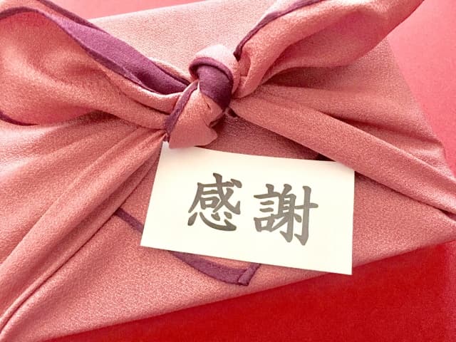 香典返しのお礼状とは?適切な書き方とマナー、文例を解説