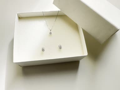 ペットの遺骨ペンダントは本当に「良くない」?宗教的背景や心理的影響を紐解く