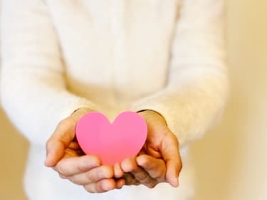 見守り契約とは?できること・できないこと・任意後見との違いをわかりやすく解説