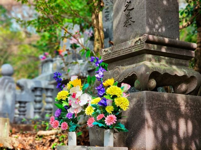 墓じまいの費用はいくらかかるの?細かい費用や払えない時の対処法まで解説
