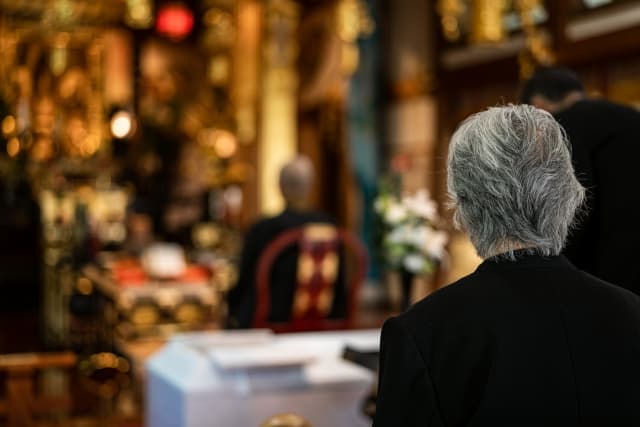 施餓鬼とは?宗派による違いとお布施の意味